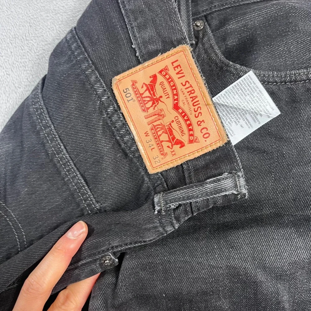 Levis 501 Original Fit Mens Jeans 34x32 Washed Black Cotton Button Fly Straight